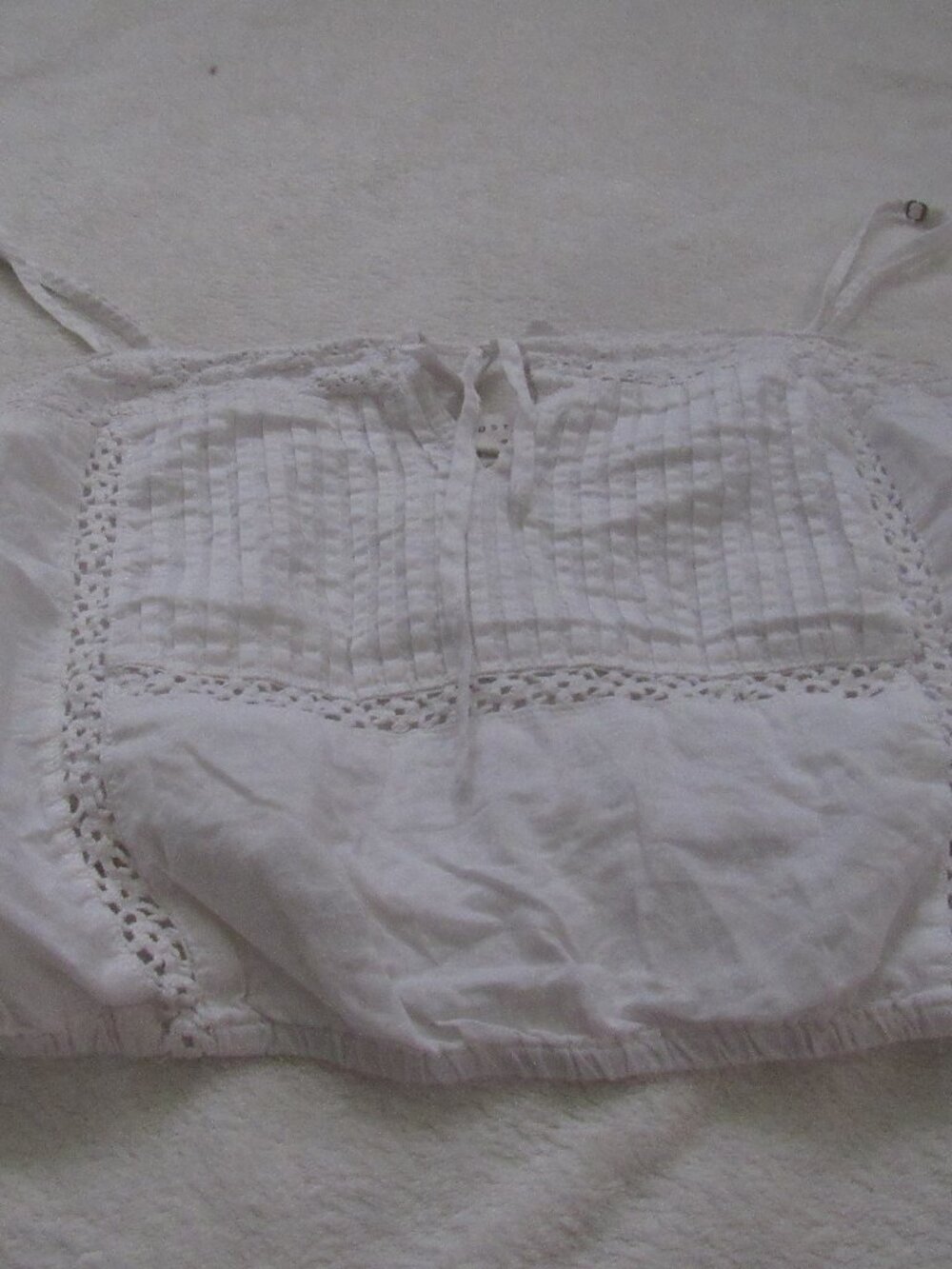Aeropostale White Crop Top  Size Medium USED